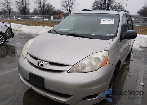 2009 Toyota Sienna Le z USA, uszkodzony, nr VIN 5TDZK23C09S285800